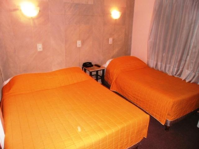 غرفة قياسية ثلاثية, Milena