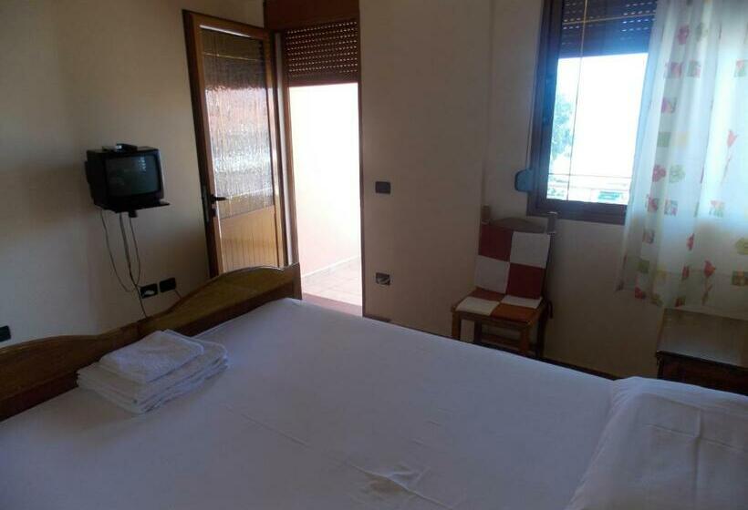 דירת חדר נוף לים, Onorato