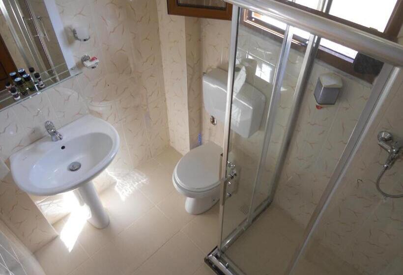 Superior Triple Room, Onorato