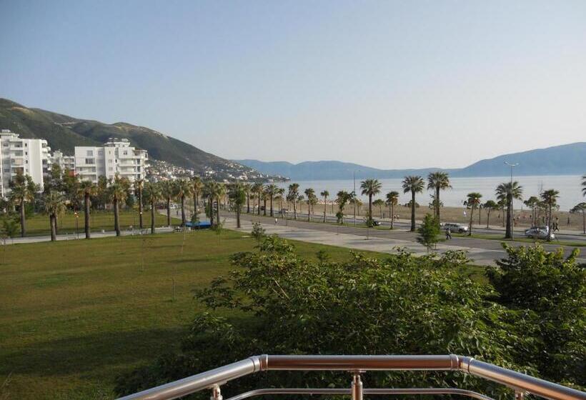 דירת חדר נוף לים, Onorato