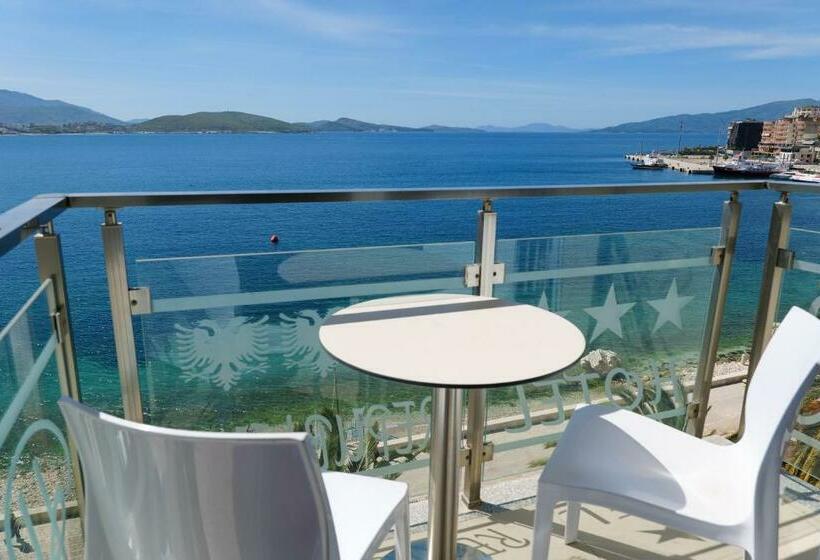 اتاق استاندارد با چشم‌انداز دریا, Republika