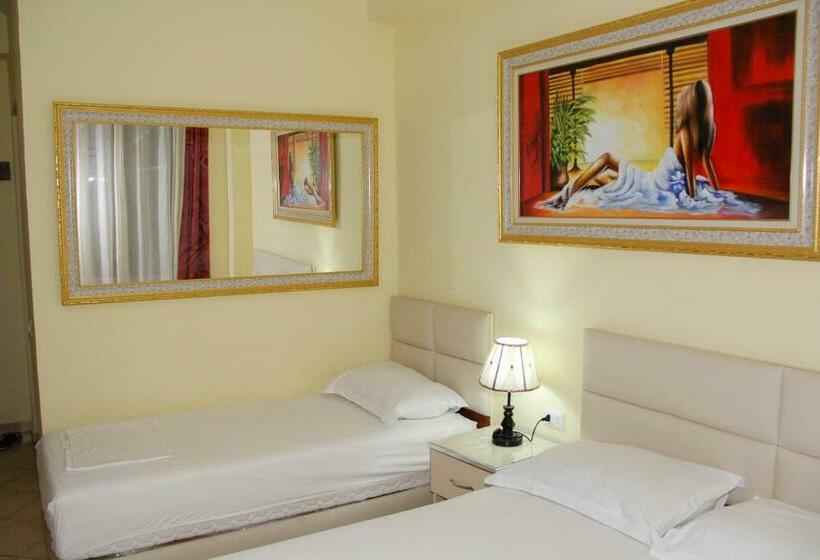 اتاق کلاسیک سه تخته, Republika