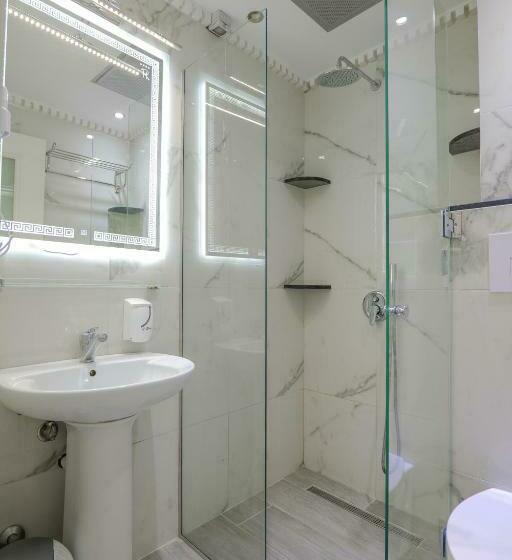 اتاق کلاسیک سه تخته, Republika