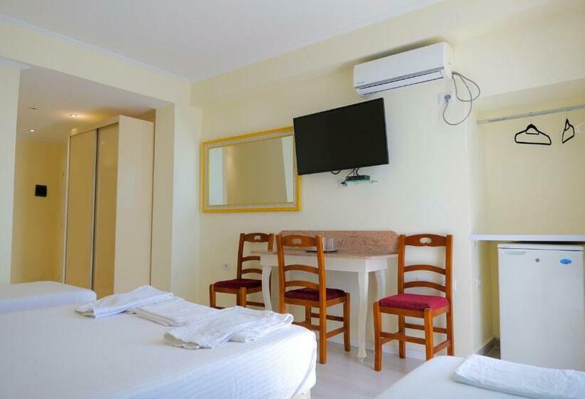 اتاق کلاسیک چهارنفره, Republika