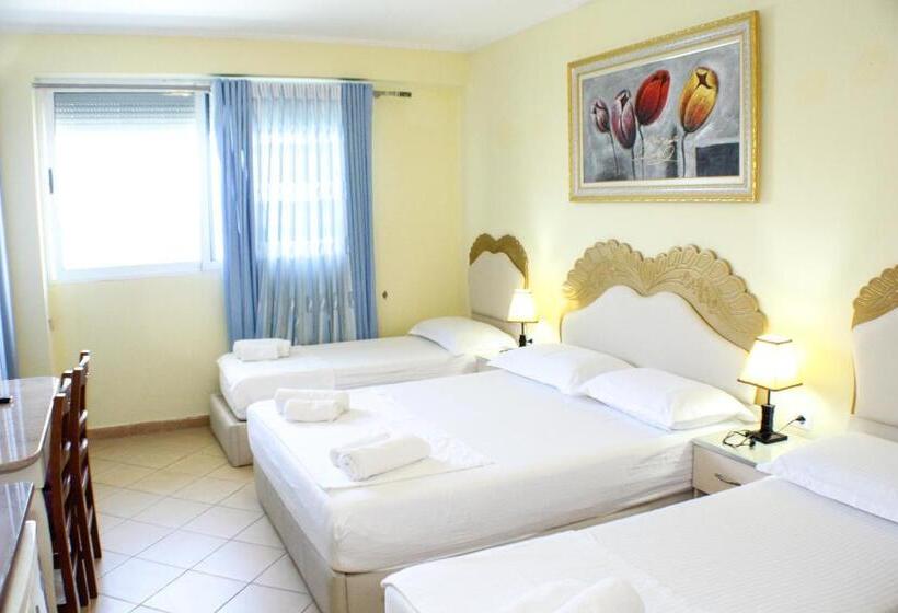 اتاق کلاسیک چهارنفره, Republika