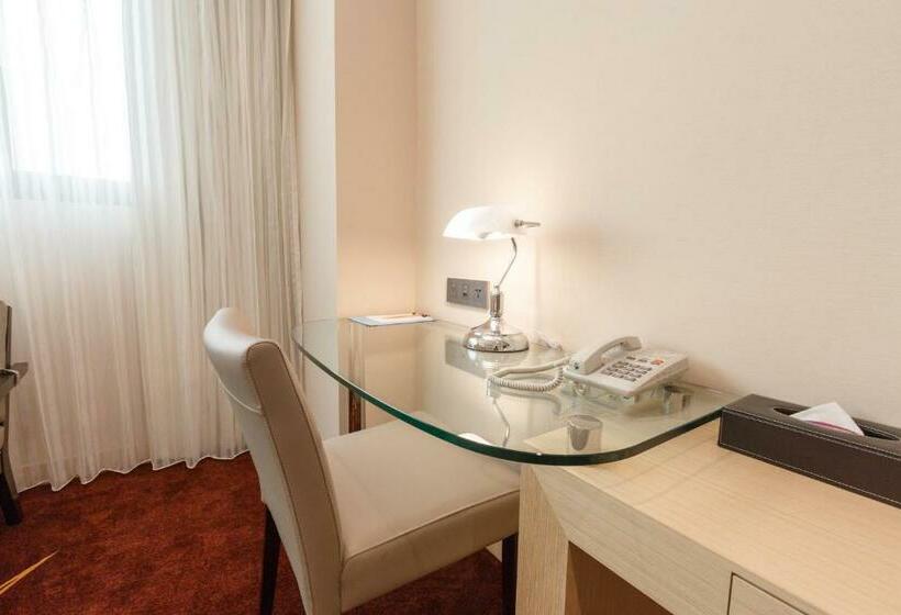 四人豪华间, Royal Gold