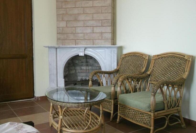 اتاق استاندارد با چشم‌انداز دریا, Marshal Resort Kobuleti