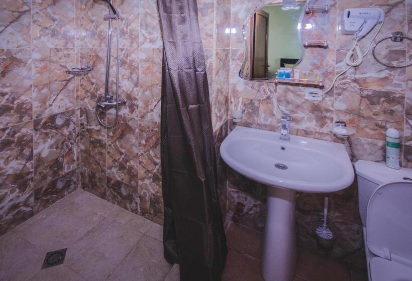 اتاق سه نفره سوپریور با چشم‌انداز دریا, Marshal Resort Kobuleti