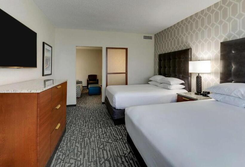 סוויטה מותאמת לאדם עם מוגבלויות, Drury Plaza Hotel Dallas Arlington