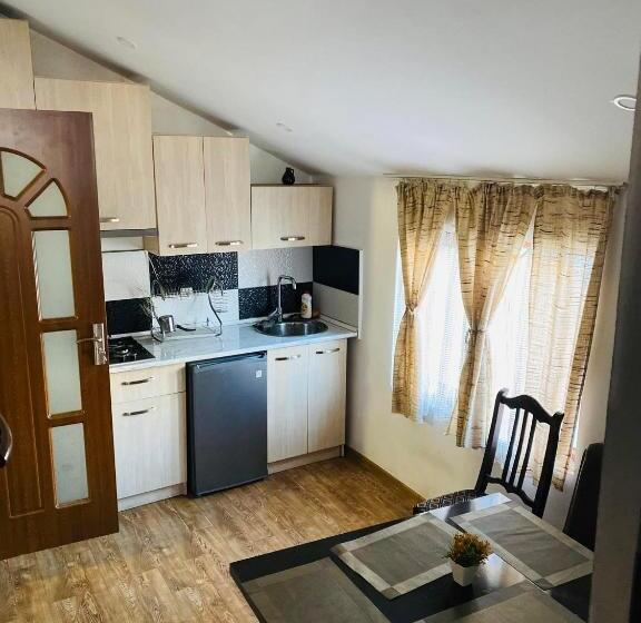 اتاق استاندارد سه نفره, Guest House Khatuna