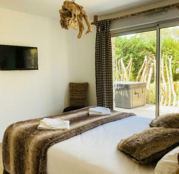 חדר סטנדרט, Manade Des Baumelles