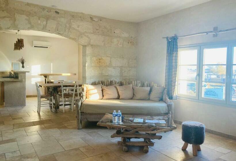 סוויטה עם ג'קוזי, Manade Des Baumelles