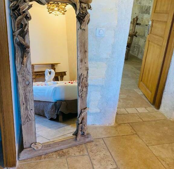 סוויטה עם ג'קוזי, Manade Des Baumelles