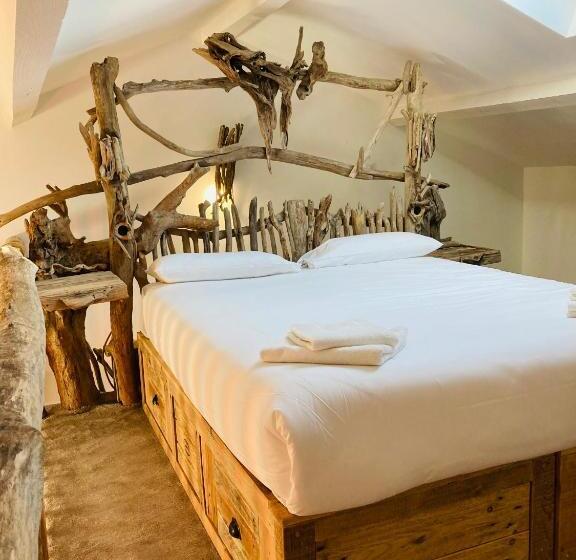 דירת חדר נוף לגינה, Manade Des Baumelles