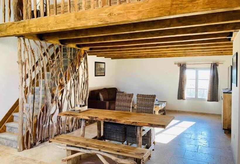 דירת חדר נוף לגינה, Manade Des Baumelles