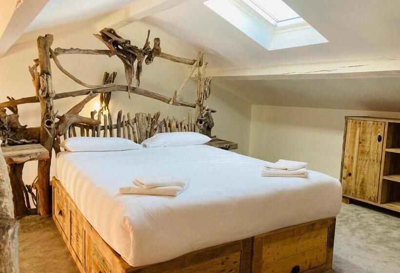 דירת חדר נוף לגינה, Manade Des Baumelles