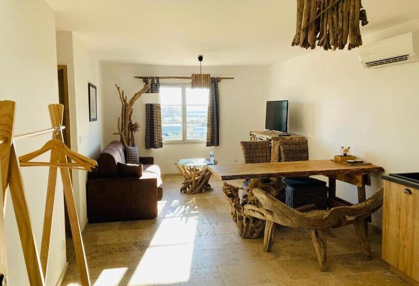 דירת חדר, Manade Des Baumelles