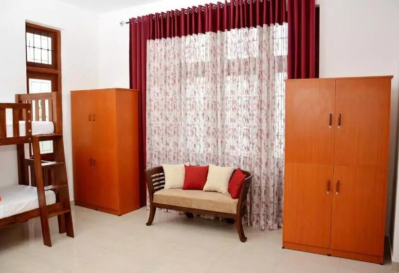 Vuode Makuusalissa, Colombo Mount Beach