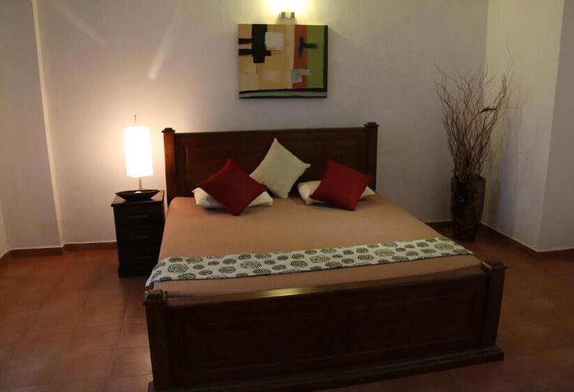 带大床的豪华间, Colombo Mount Beach