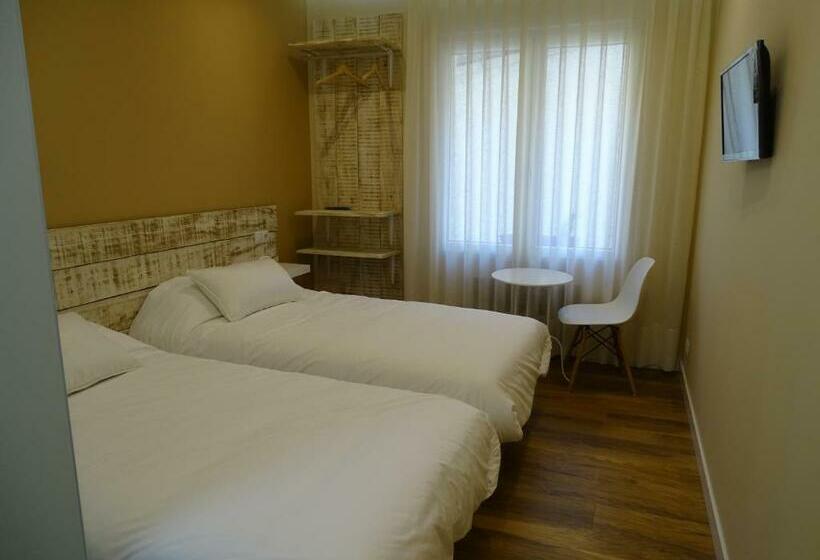 اتاق استاندارد, Urban Burgos