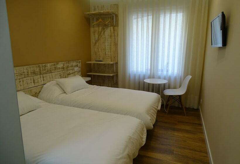 اتاق استاندارد, Urban Burgos