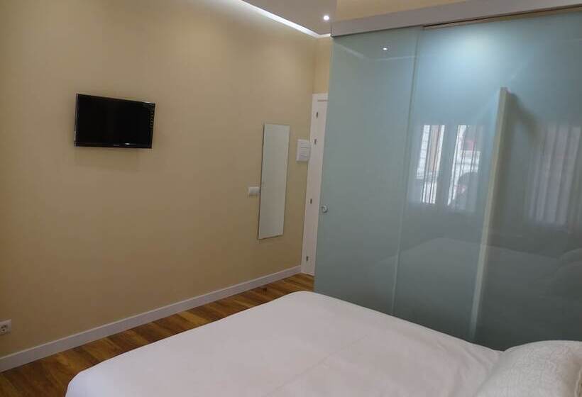 اتاق استاندارد با چشمانداز باغ, Urban Burgos