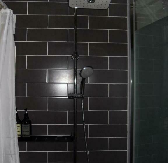 디럭스 룸, 64 Inn