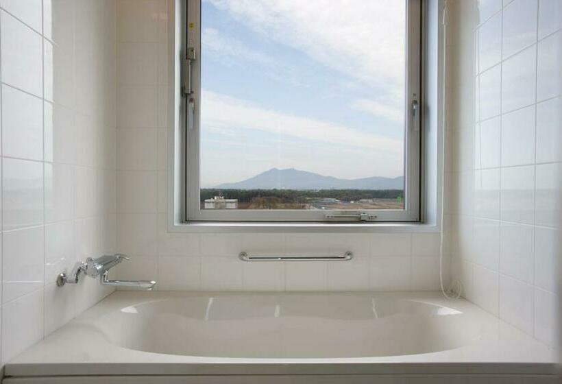 Номер Deluxe, Bestland