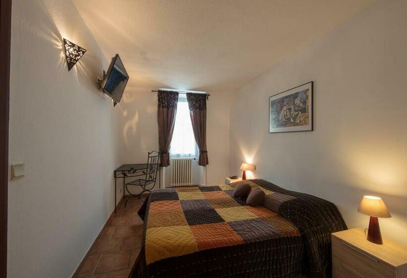 חדר קומפורט, Carmel