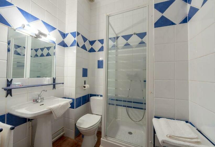 חדר סטנדרט לשלושה, Carmel