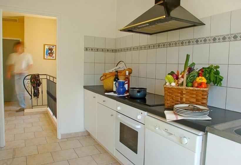 בית, 3 חדרי שינה, Carmel