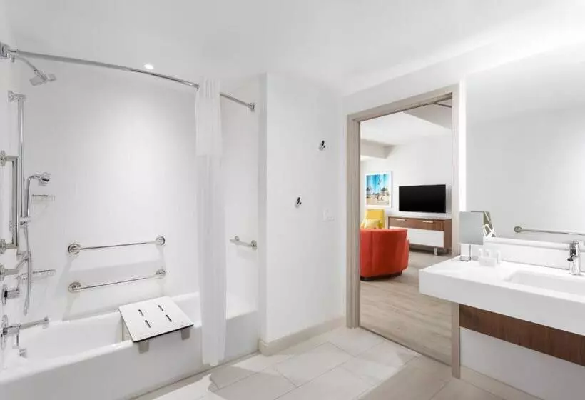 Standard-huone Parveke, Courtyard By Marriott Santa Monica
