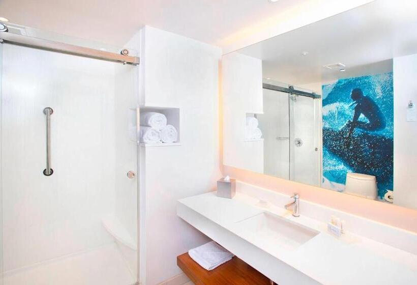 Номер Стандарт с Балконом, Courtyard By Marriott Santa Monica