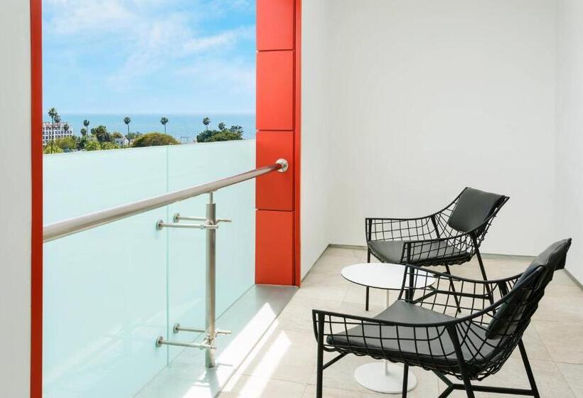 Студио Стандарт с Балконом, Courtyard By Marriott Santa Monica