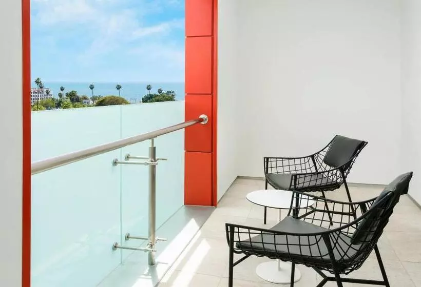 Standard-studio Parveke, Courtyard By Marriott Santa Monica