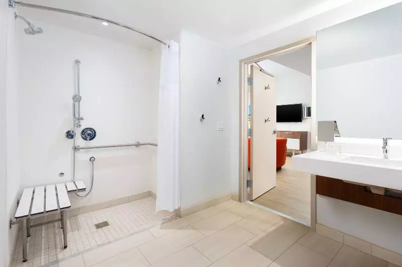 Standard-huone King-vuode, Courtyard By Marriott Santa Monica
