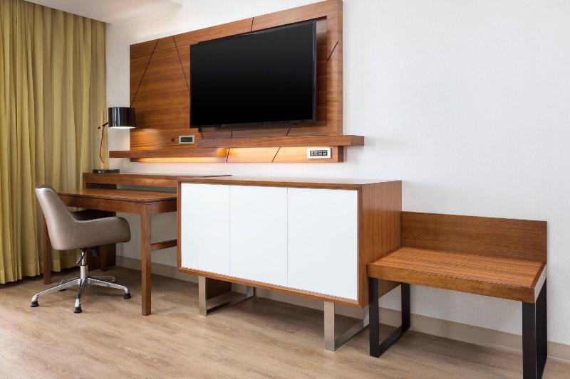 غرفة قياسية سرير كينج, Courtyard By Marriott Santa Monica