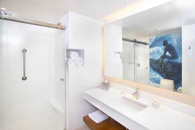 غرفة قياسية سرير كينج, Courtyard By Marriott Santa Monica