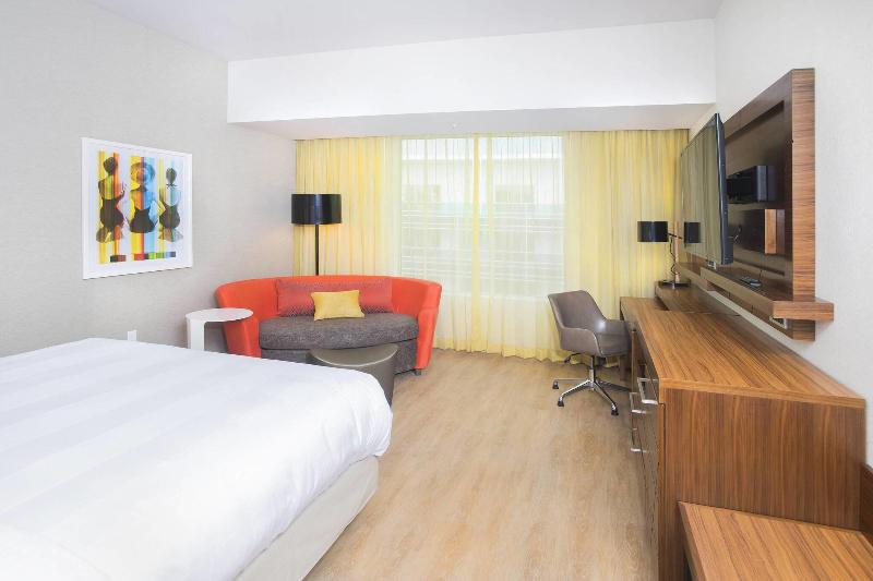 غرفة قياسية سرير كينج, Courtyard By Marriott Santa Monica