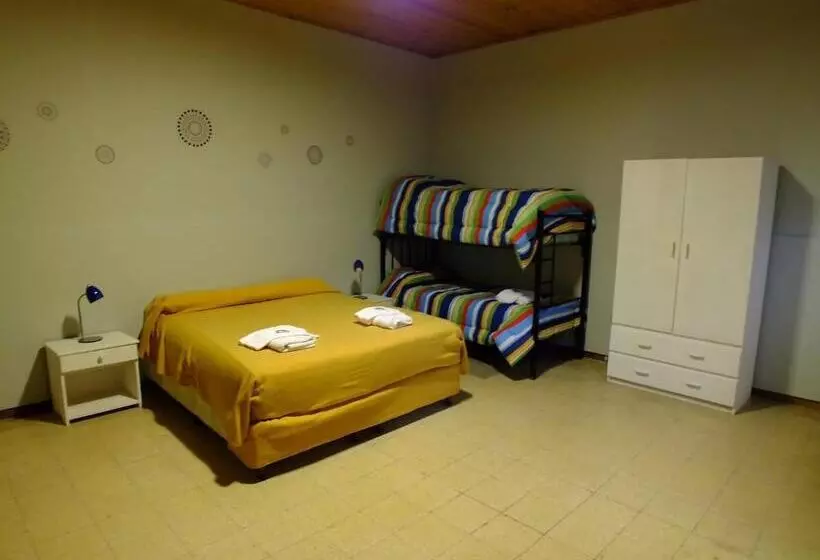 اتاق پنج‌تخته استاندارد, Hostal Amalaya