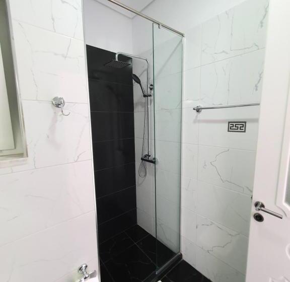 جناح جونيور مطلّ علي البحر, Joan