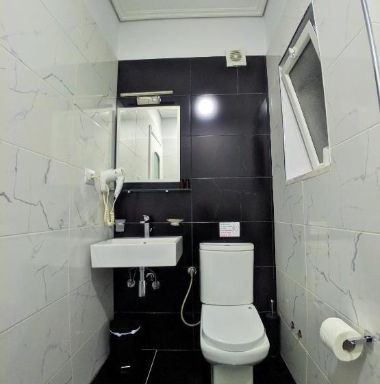 جناح جونيور مطلّ علي البحر, Joan