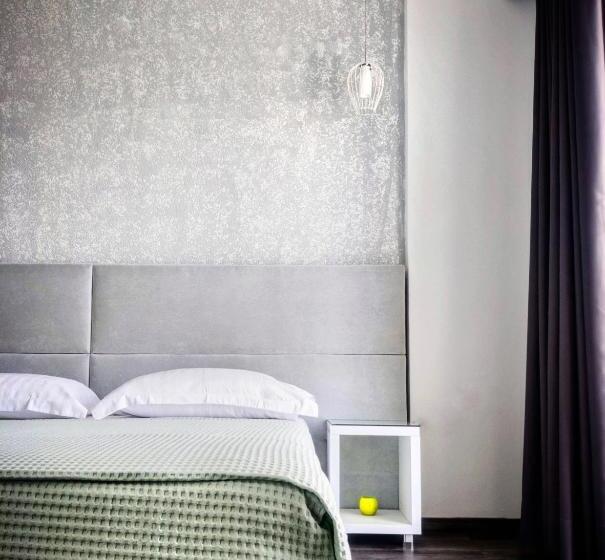 جناح جونيور مطلّ علي البحر, Joan