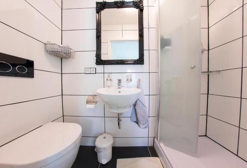 غرفة قياسية فردية, Pension Gino