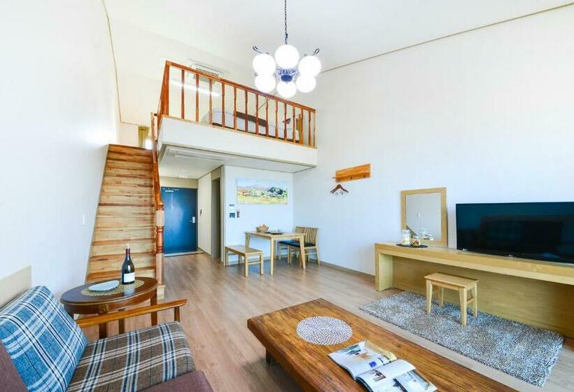 Cameră Deluxe cu Vedere la Mare cu Balcon, Jeju Resort