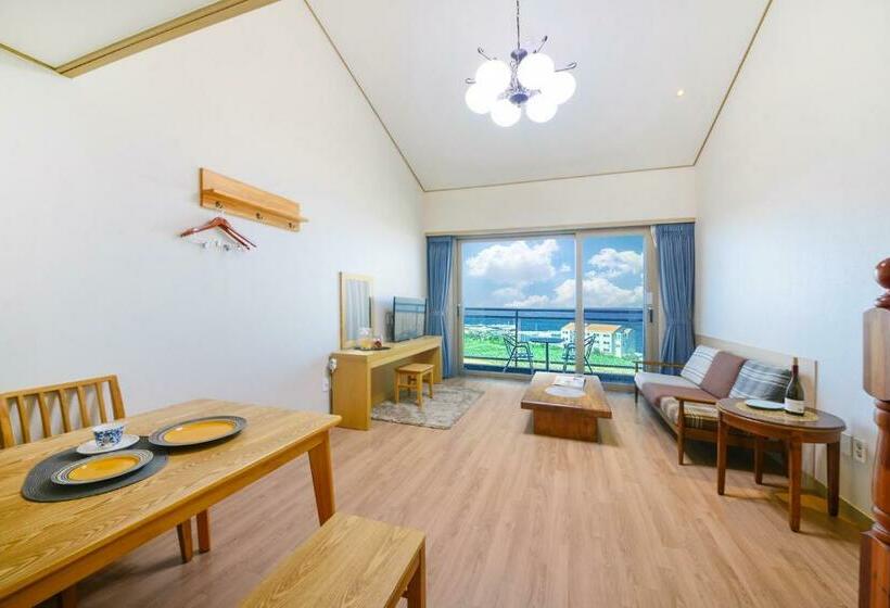 Cameră Deluxe cu Vedere la Mare cu Balcon, Jeju Resort