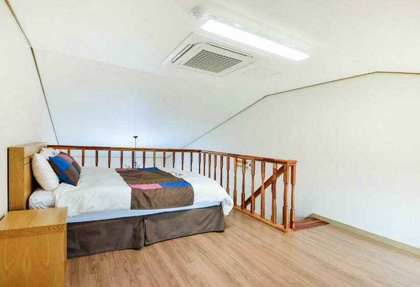 Cameră Deluxe cu Vedere la Mare cu Balcon, Jeju Resort