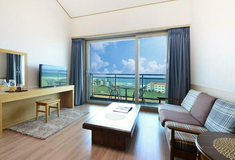 Cameră Deluxe cu Vedere la Mare cu Balcon, Jeju Resort