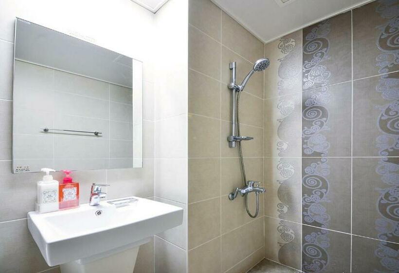 Cameră Standard cu Vedere la Mare cu Balcon, Jeju Resort