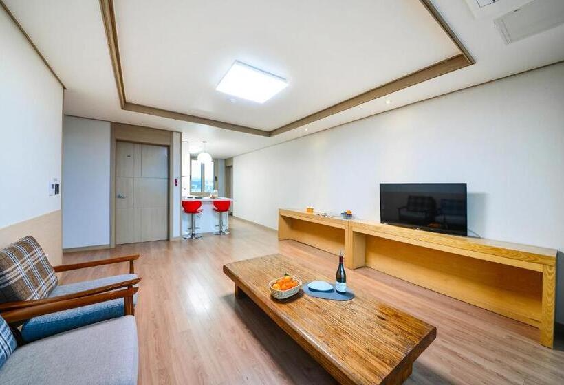 Cameră Familiară cu Vedere la Mare, Jeju Resort